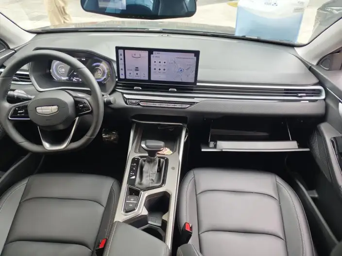 Geely Emgrand 2025 Model No. 4 Gen 1.5L CVT Star Glory Edition – фото 12
