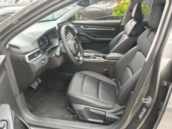 Geely Emgrand 2025 Model No. 4 Gen 1.5L CVT Star Glory Edition – фото 16