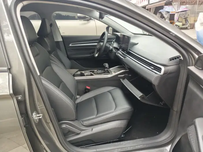 Geely Emgrand 2025 Model No. 4 Gen 1.5L CVT Star Glory Edition – фото 17