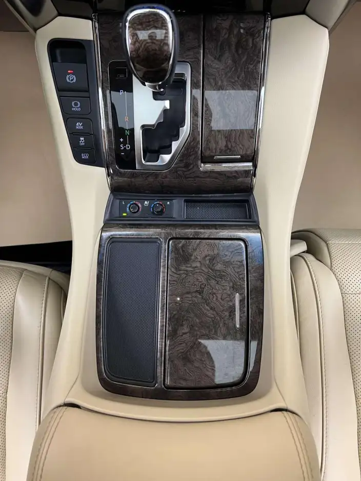 Vellfire 2021 Model Toyota Crown Hybrid 2.5L HV Premium Edition – фото 19