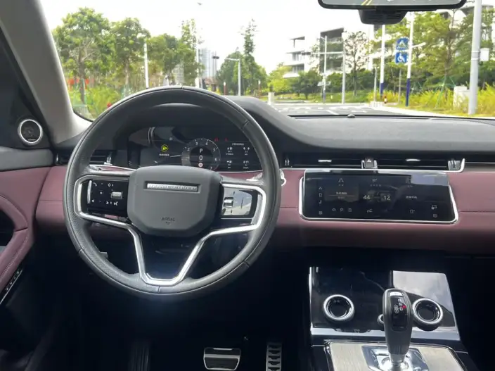 Range Rover Evoque 2023 Model Aurora L 249PS Collins Bronze Special Edition – фото 8