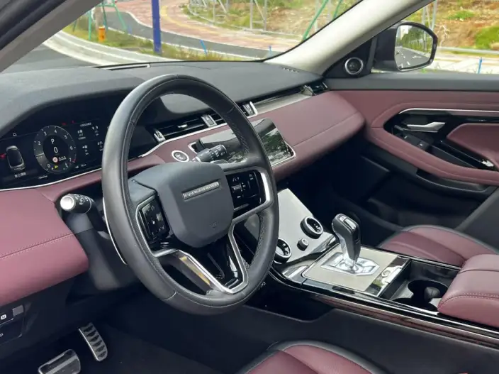 Range Rover Evoque 2023 Model Aurora L 249PS Collins Bronze Special Edition – фото 10