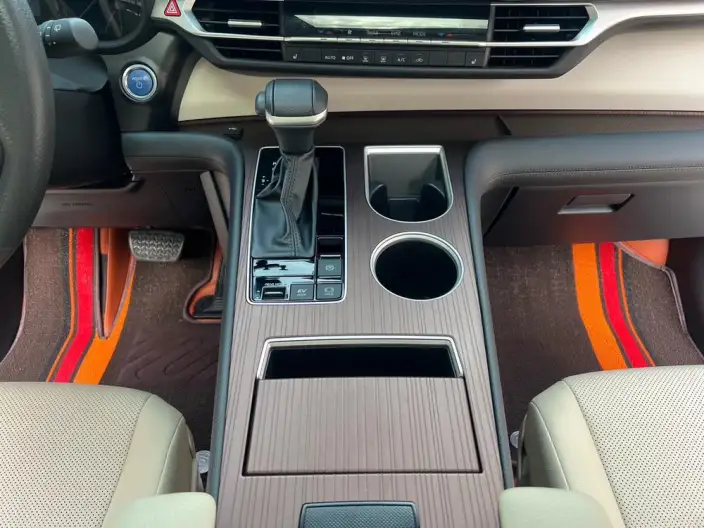 Granvia 2023 Model Intelligent Hybrid 2.5L Noble PLUS – фото 8