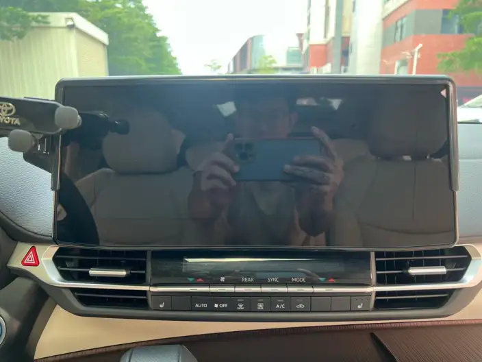 Granvia 2023 Model Intelligent Hybrid 2.5L Noble PLUS – фото 9