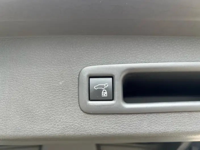 Granvia 2023 Model Intelligent Hybrid 2.5L Noble PLUS – фото 11
