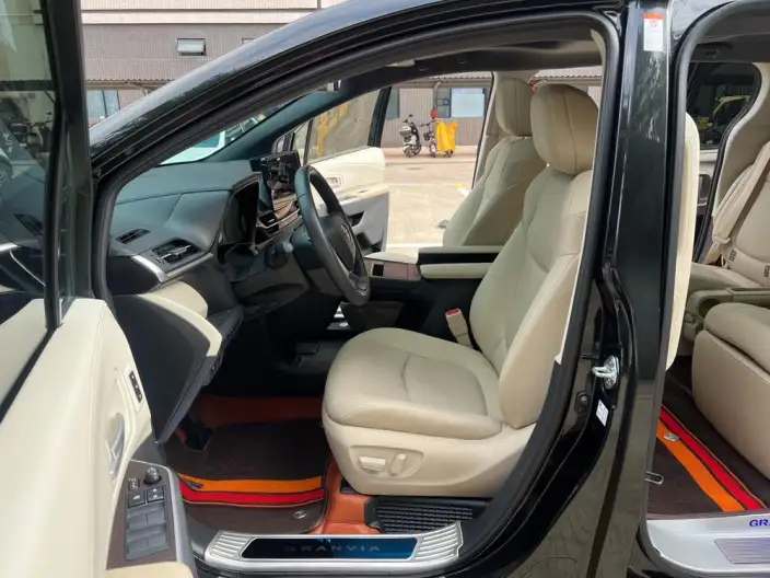 Granvia 2023 Model Intelligent Hybrid 2.5L Noble PLUS – фото 15