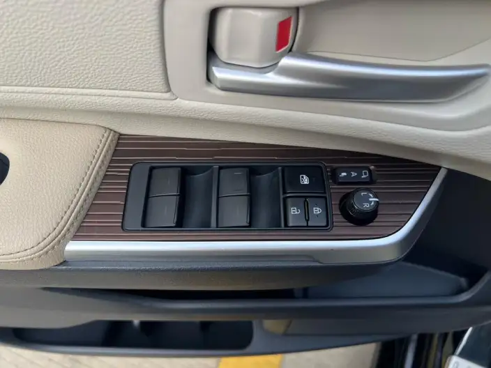 Granvia 2023 Model Intelligent Hybrid 2.5L Noble PLUS – фото 19