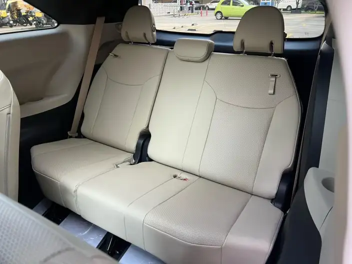 Granvia 2023 Model Intelligent Hybrid 2.5L Noble PLUS – фото 21