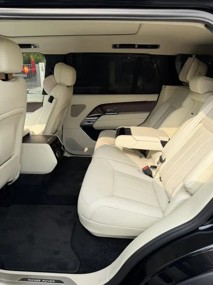 Range Rover 2025 Model 3.0 L6 400PS Shengshi Extended Edition – фото 6