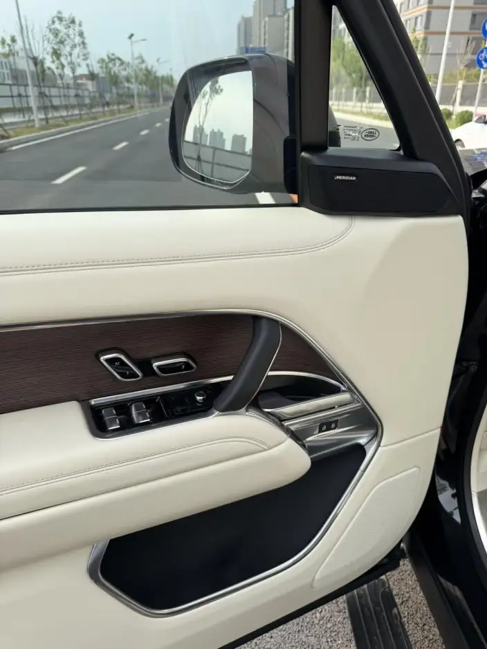 Range Rover 2025 Model 3.0 L6 400PS Shengshi Extended Edition – фото 8
