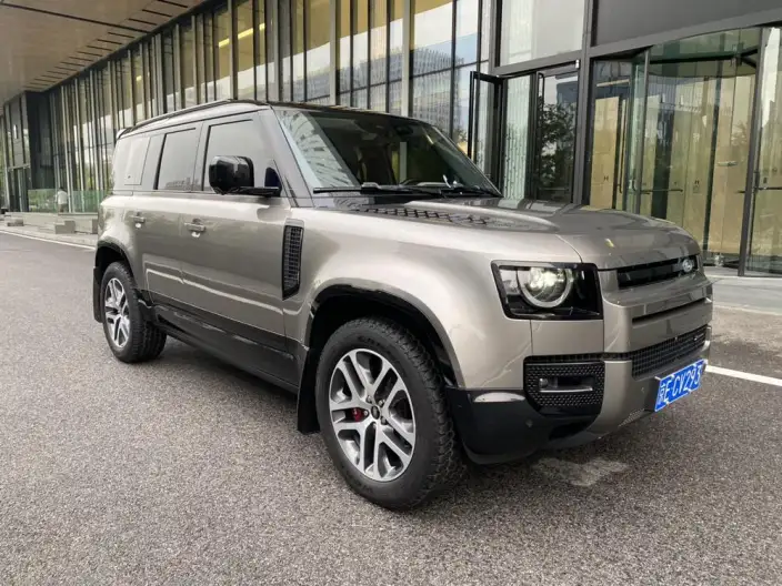 Land Rover Defender 2022 Model 110 P400 X-Dynamic HSE – фото 3