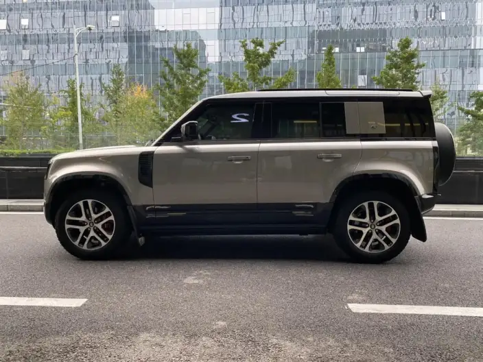 Land Rover Defender 2022 Model 110 P400 X-Dynamic HSE – фото 4