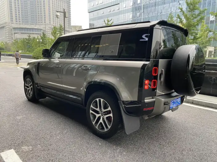 Land Rover Defender 2022 Model 110 P400 X-Dynamic HSE – фото 5