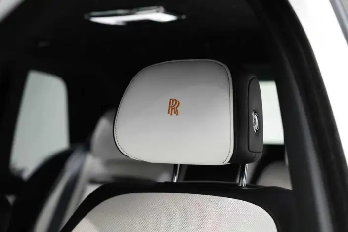 Cullinan 2020 Model Black Badge – фото 20