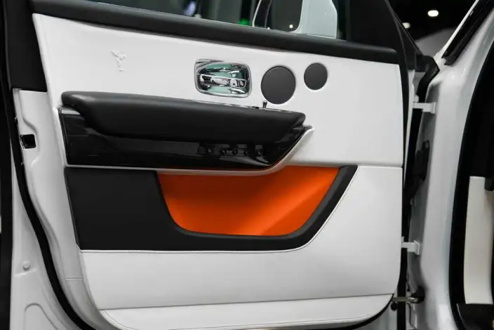 Cullinan 2020 Model Black Badge – фото 27