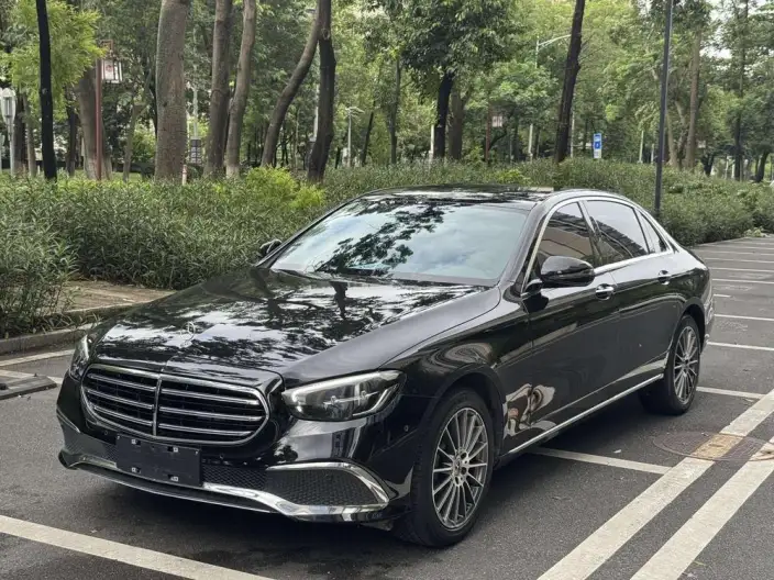 Mercedes-Benz E-Class 2023 Model E 260 L sedan – фото 1