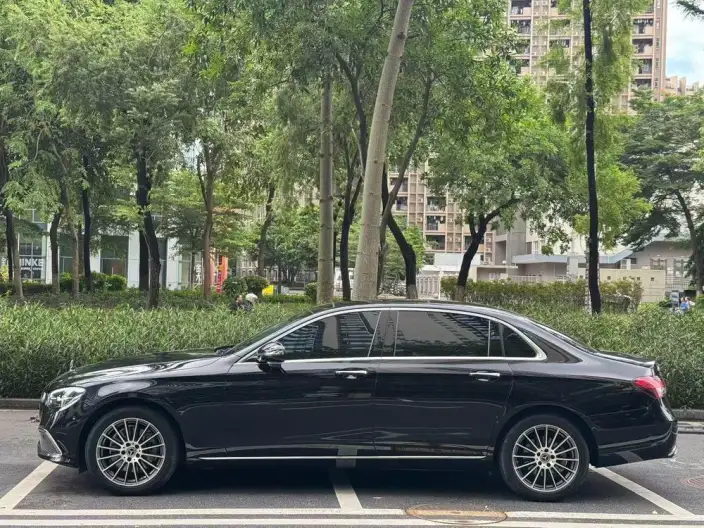 Mercedes-Benz E-Class 2023 Model E 260 L sedan – фото 3