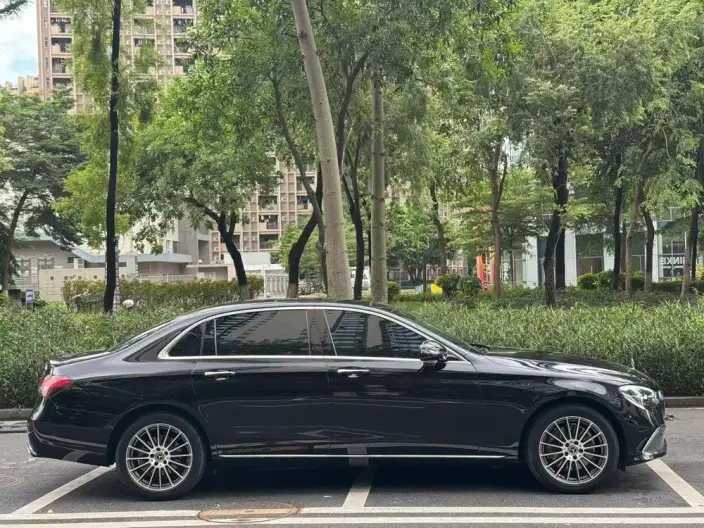 Mercedes-Benz E-Class 2023 Model E 260 L sedan – фото 5