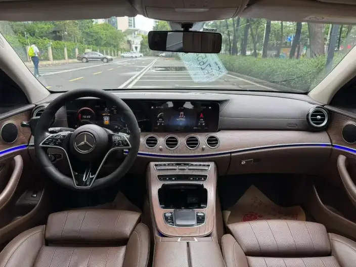 Mercedes-Benz E-Class 2023 Model E 260 L sedan – фото 6