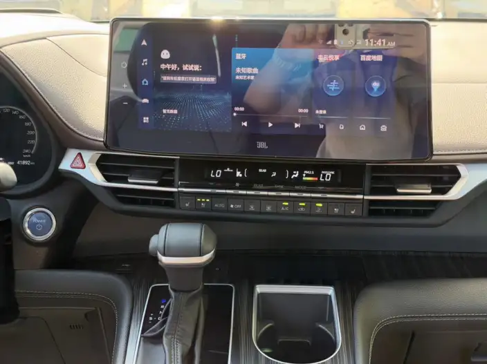 Toyota Sienna 2023 Model Facelift Hybrid 2.5L Platinum edition – фото 6