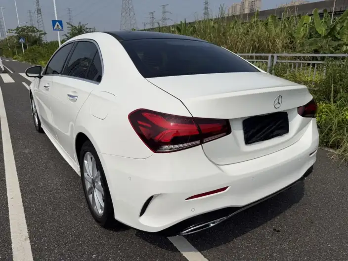 Mercedes-Benz A-class 2020 Model A 200 L Sports sedan – фото 4