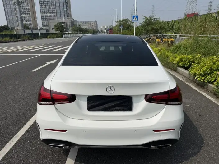 Mercedes-Benz A-class 2020 Model A 200 L Sports sedan – фото 5