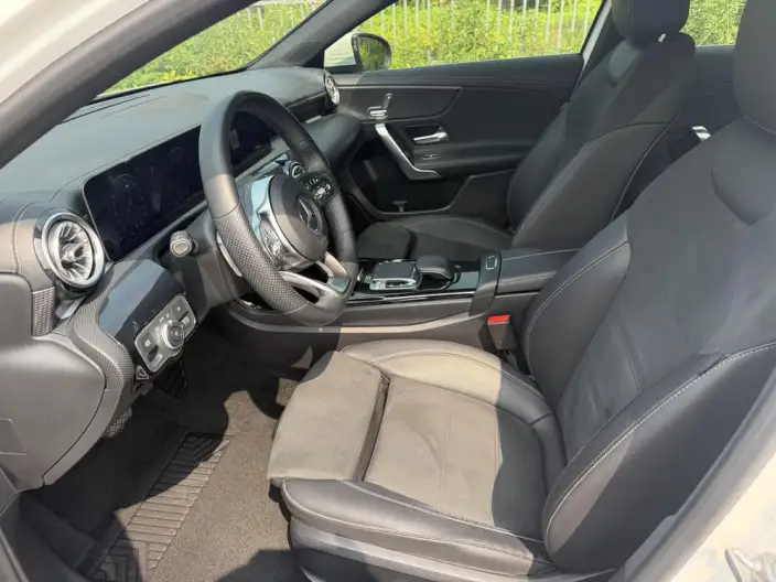 Mercedes-Benz A-class 2020 Model A 200 L Sports sedan – фото 8