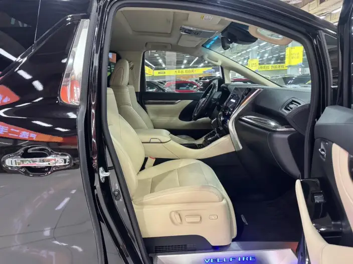 Vellfire 2021 Model Toyota Crown Hybrid 2.5L HV Premium Edition – фото 20