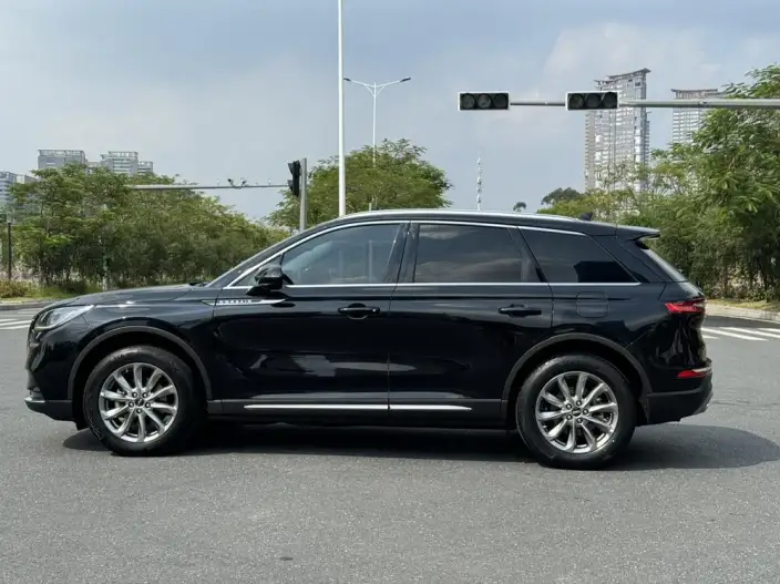 Lincoln Corsair 2020 Model 2.0T 2WD Exclusive Edition – фото 4