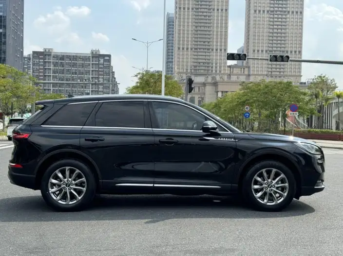 Lincoln Corsair 2020 Model 2.0T 2WD Exclusive Edition – фото 8