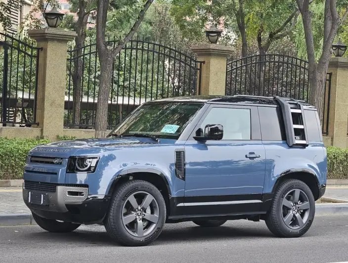 Land Rover Defender 2025 Model 90 3.0T P400 X-Dynamic HSE
