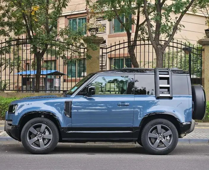 Land Rover Defender 2025 Model 90 3.0T P400 X-Dynamic HSE