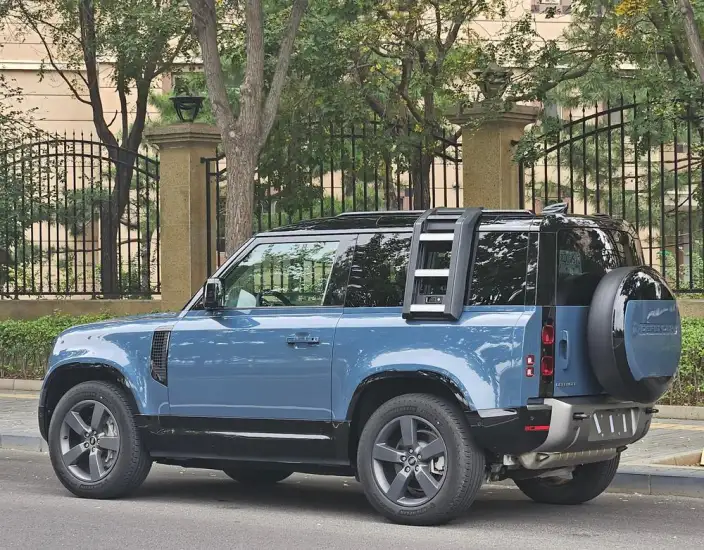 Land Rover Defender 2025 Model 90 3.0T P400 X-Dynamic HSE