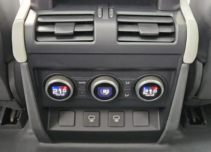 Land Rover Defender 2025 Model 90 3.0T P400 X-Dynamic HSE – фото 8