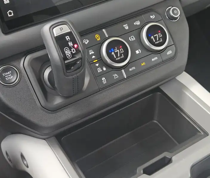 Land Rover Defender 2025 Model 90 3.0T P400 X-Dynamic HSE – фото 17