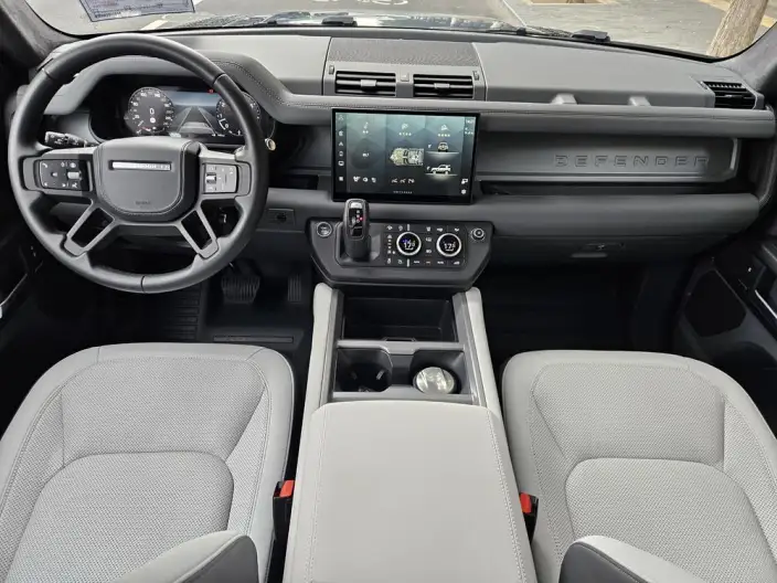 Land Rover Defender 2025 Model 90 3.0T P400 X-Dynamic HSE – фото 18