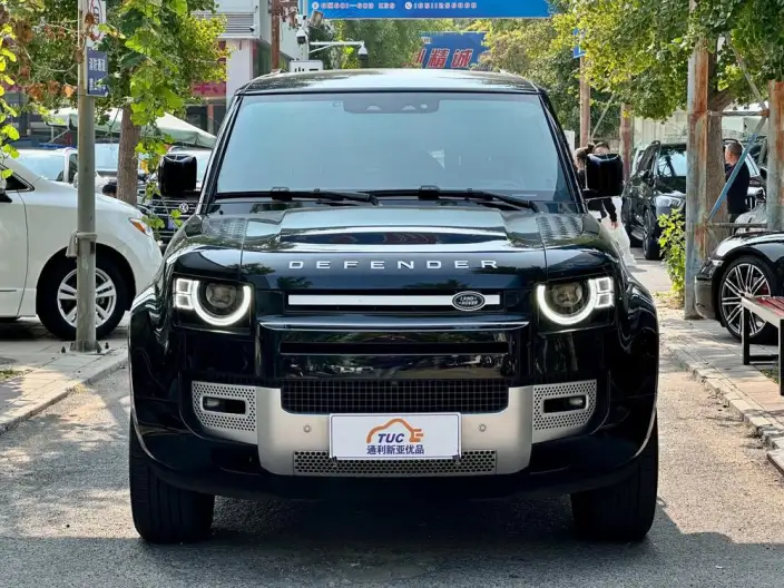 Land Rover Defender 2024 Model 110 3.0T P400 XS