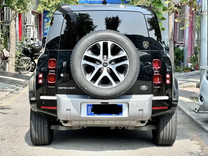 Land Rover Defender 2024 Model 110 3.0T P400 XS