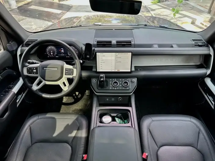Land Rover Defender 2024 Model 110 3.0T P400 XS – фото 6