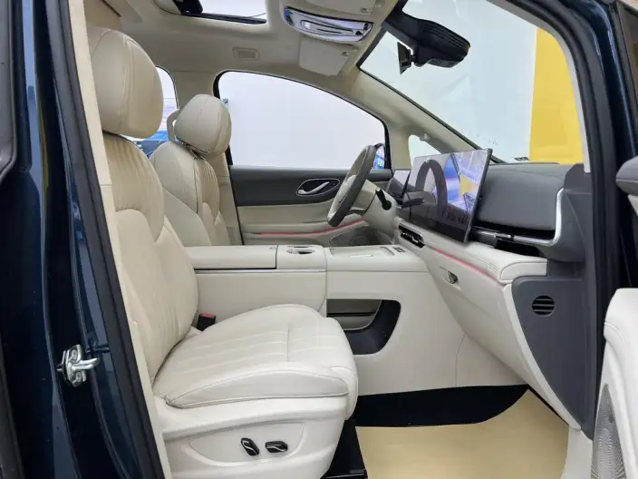 VOYAH Dreamer PHEV 2024 Model Ultra-long Endurance Superior Edition – фото 29
