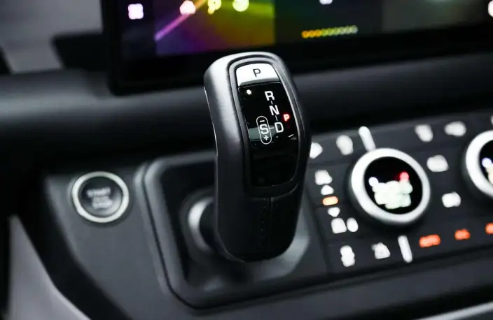 Land Rover Defender 2024 Model 110 3.0T P400 X-Dynamic HSE – фото 15