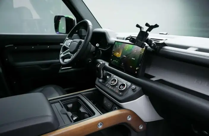 Land Rover Defender 2024 Model 110 3.0T P400 X-Dynamic HSE – фото 18