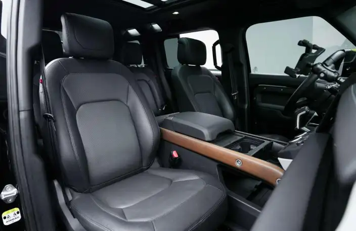 Land Rover Defender 2024 Model 110 3.0T P400 X-Dynamic HSE – фото 22
