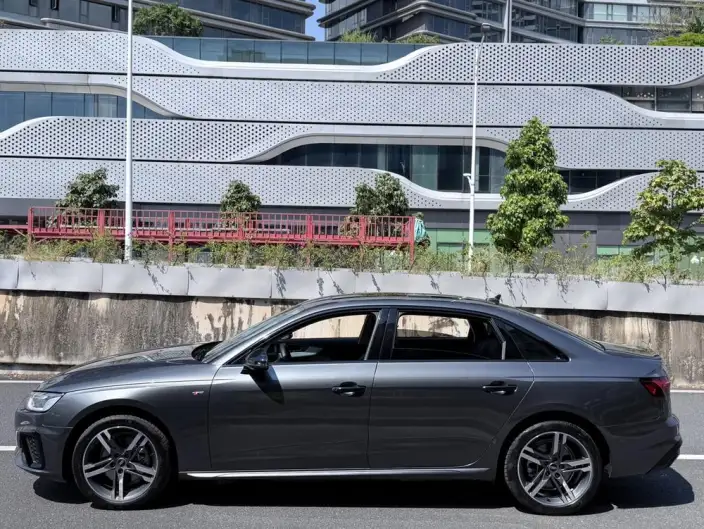 Audi A4 L 2023 Model 40 TFSI Luxury Dynamic Model – фото 4