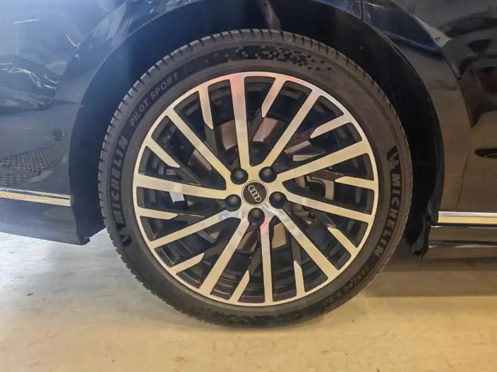 Audi A8 2024 Model A8L 55 TFSI quattro Flagship Model – фото 6