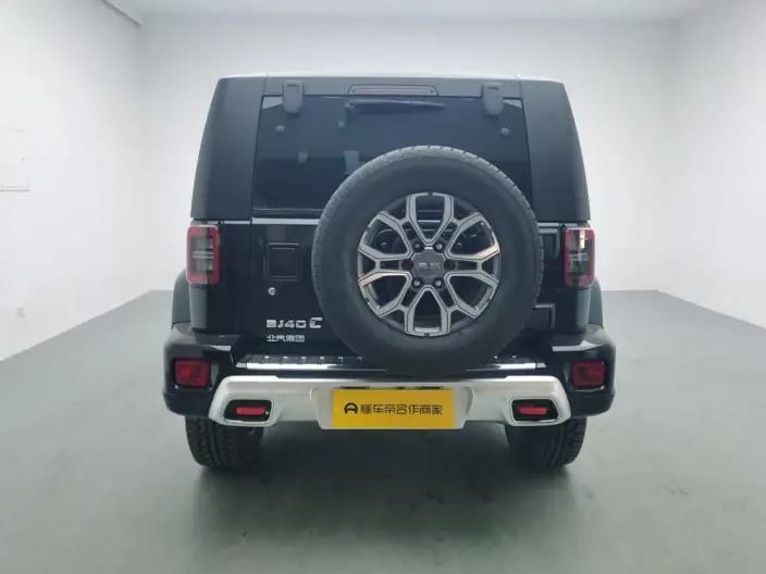 BAIC BJ40 2023 Model 2.0T Automatic 4WD City Hunter Edition Warrior Model – фото 6