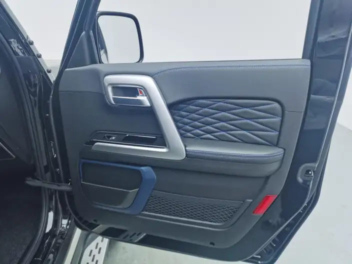 BAIC BJ40 2023 Model 2.0T Automatic 4WD City Hunter Edition Warrior Model – фото 18