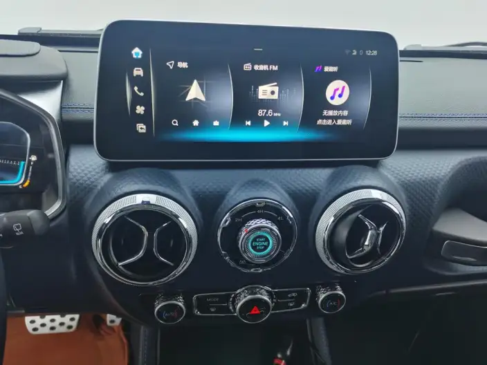 BAIC BJ40 2023 Model 2.0T Automatic 4WD City Hunter Edition Warrior Model – фото 21