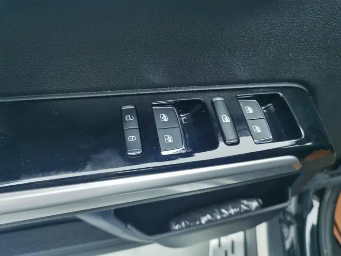 BAIC BJ40 2023 Model 2.0T Automatic 4WD City Hunter Edition Warrior Model – фото 31