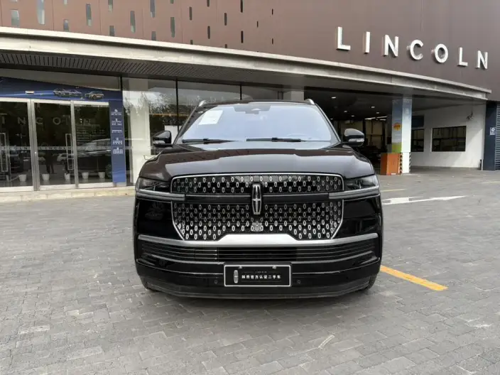 Lincoln Navigator 2025 Model 3.5T President Edition